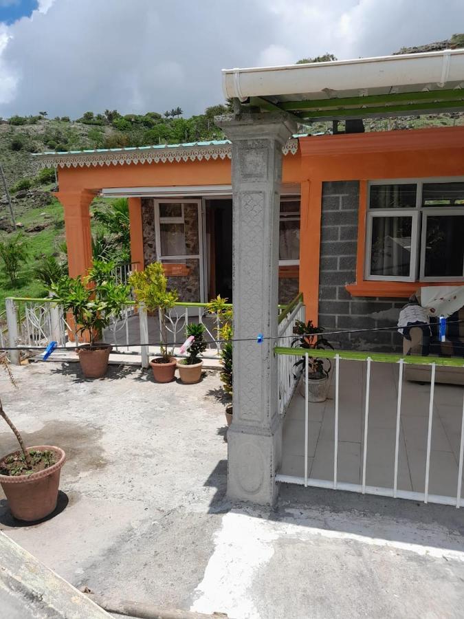 La Belle Du Sud Vila Port South East Exterior foto